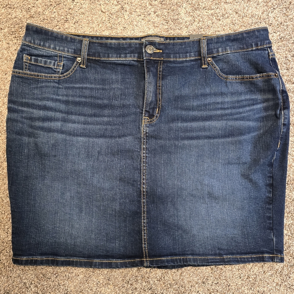Torrid Mini Denim Skirt, size 20. NWT! - Picture 4 of 7